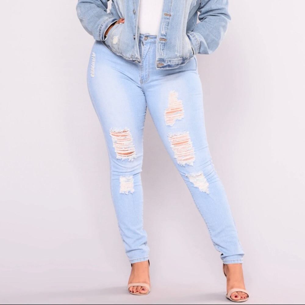 Fashion Nova Light Blue Jeans - Picture 8 of 9